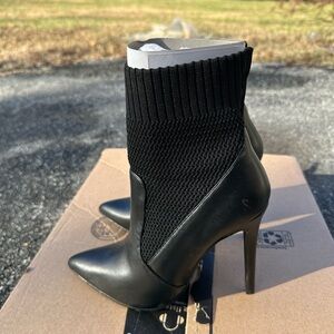 Shoe Dazzle Black Knit Stiletto Boots Sz 6.5